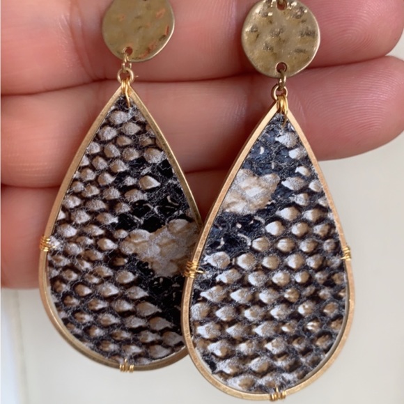 New! Very light and made of python print cloth - Picture 3 of 3